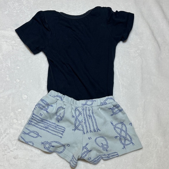 EUC The Beaufort Bonnet Co. nautical shorts & Blue Rooster pocket onesie 12/18mo - Picture 7 of 7